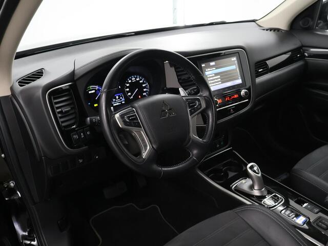 Mitsubishi OUTLANDER 2.4 PHEV Intense+ | Camera | Navigatie | Stoelverwarming | Cruise Control | Climate Control | DAB | Apple CarPlay/Android Auto |