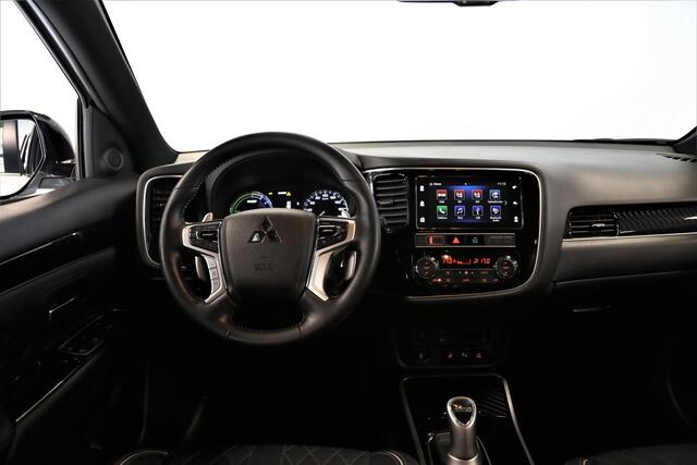 Mitsubishi OUTLANDER 2.4 PHEV Instyle | Schuif- opendak | Leer | Apple Carplay