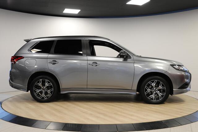 Mitsubishi OUTLANDER 2.4 PHEV Instyle | Schuif- opendak | Trekhaak | Stoelverwarming