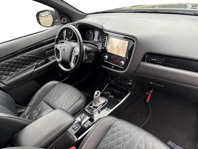 Mitsubishi OUTLANDER 2.4 PHEV Instyle | LEDER | TREKHAAK | AD. CRUISE | 1 JAAR GARANTIE |