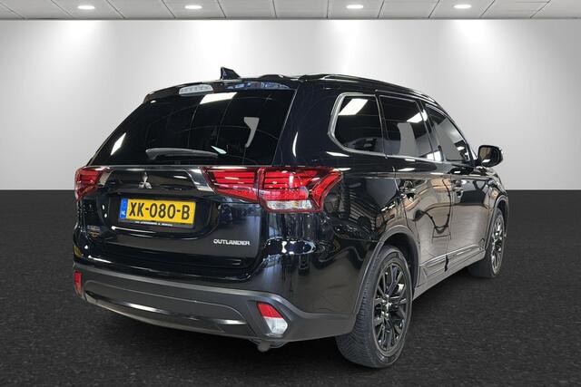 Mitsubishi OUTLANDER 2.0 Black edition Trekhaak,7persoon, 360 camera
