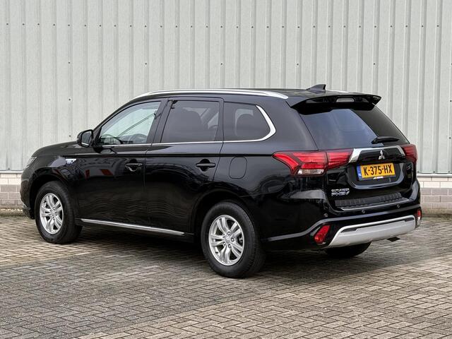Mitsubishi OUTLANDER 2.4 PHEV Pure / Apple CarPlay/Android Auto / Achteruitrijcamera / Stoelverwarming / Climate Control / Keyless Entry&Start / DAB /