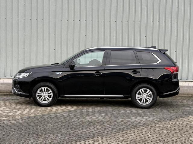 Mitsubishi OUTLANDER 2.4 PHEV Pure / Apple CarPlay/Android Auto / Achteruitrijcamera / Stoelverwarming / Climate Control / Keyless Entry&Start / DAB /