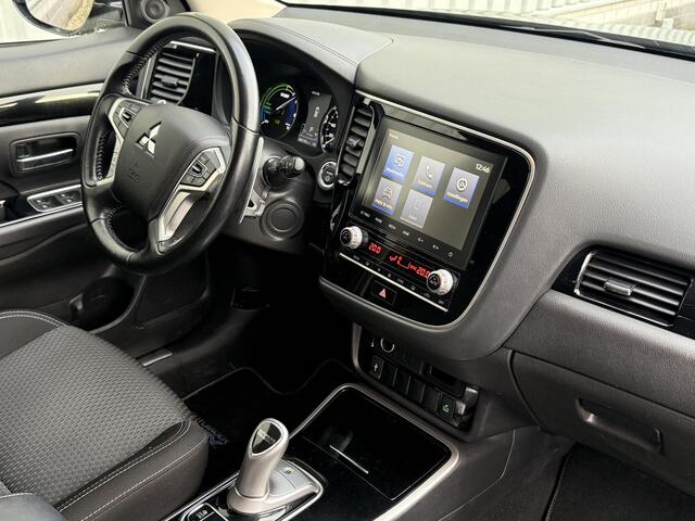 Mitsubishi OUTLANDER 2.4 PHEV Pure / Apple CarPlay/Android Auto / Achteruitrijcamera / Stoelverwarming / Climate Control / Keyless Entry&Start / DAB /