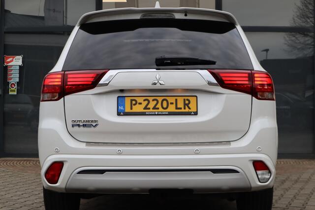 Mitsubishi OUTLANDER 2.4 PHEV Instyle AdaptiveCruise/Leder/Apple/Android/Trekhaak