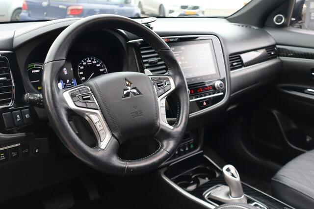 Mitsubishi OUTLANDER 2.4 PHEV Instyle AdaptiveCruise/Leder/Apple/Android/Trekhaak