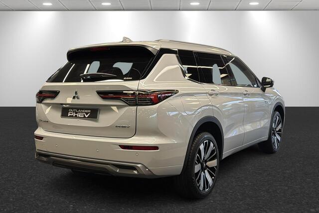 Mitsubishi OUTLANDER 2.4 PHEV Instyle ACTIE 1e registratie 2026