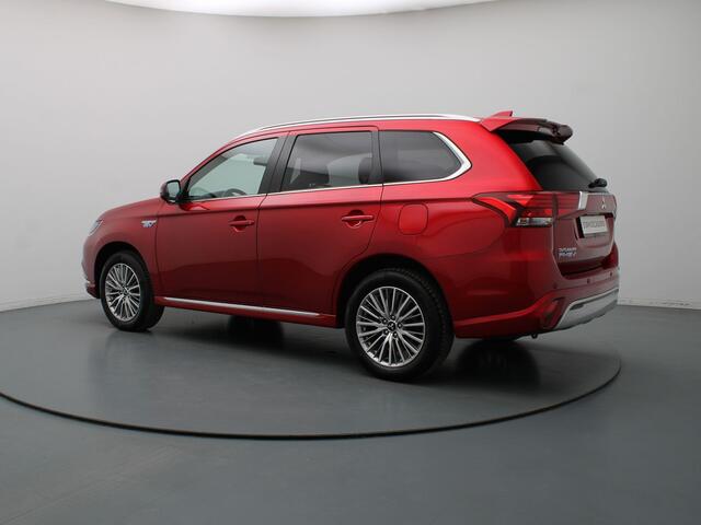 Mitsubishi OUTLANDER 225pk PHEV Intense+ Automaat 360° Camera | Cruise | Navi | Parkeersens. v+a | Stoel-/stuurverw.
