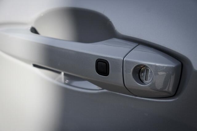 Mitsubishi OUTLANDER 2.4 PHEV Instyle+