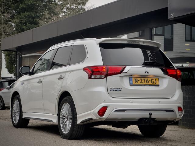 Mitsubishi OUTLANDER 2.4 PHEV INTENSE+ PANODAK LEDER NAVI CAMERA APPLE-CARPLAY LED LMV PDC