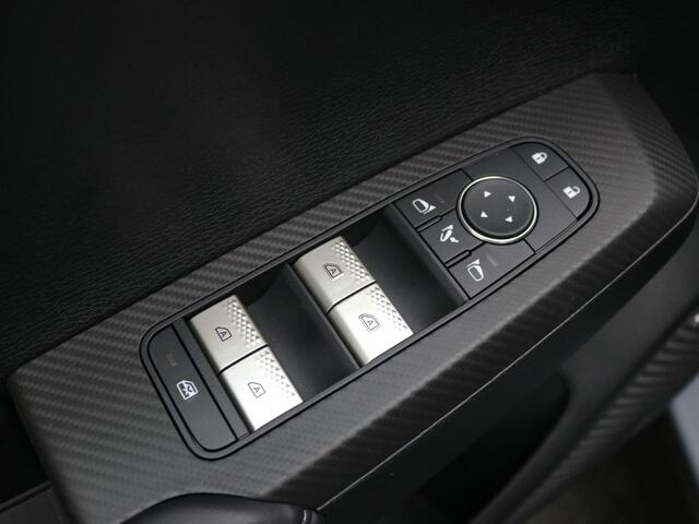 Mitsubishi OUTLANDER 2.4 PHEV First Edition / ¤6.000,- Voordeel Op Nieuwprijs / Elektrische Range 86 KM WLTP / 1600KG Trekgewicht / 8 Jaar Fabrieksgarantie