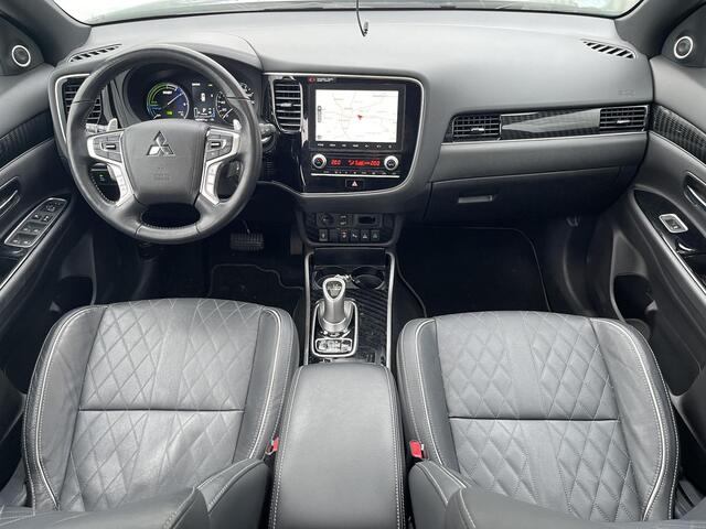 Mitsubishi OUTLANDER 2.4 PHEV Instyle 18"/Trekhaak/LED/Leder/Zonnedak/Stoel + stuurverwarming/Dodehoek/PDC v+a/360 Camera/Apple Carplay & Android Auto
