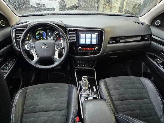 Mitsubishi OUTLANDER 2.4 PHEV Intense+ | Trekhaak |