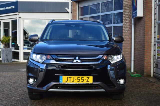 Mitsubishi OUTLANDER 2.0 PHEV PrestigeAutomaat, Electrische dakraam | Stuur/stoelverw