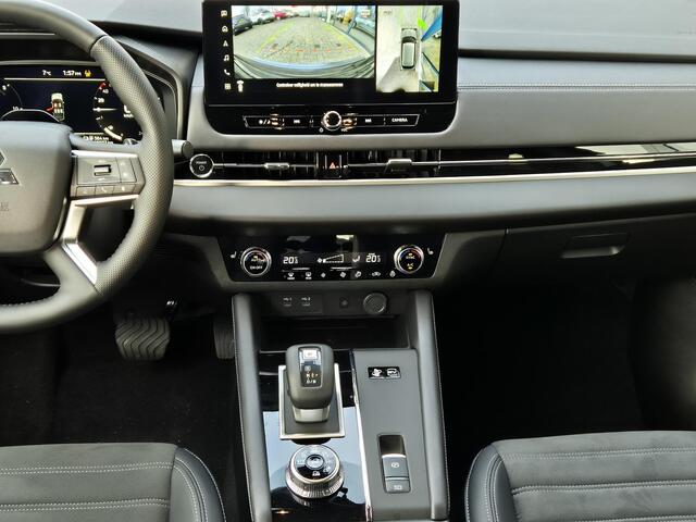 Mitsubishi OUTLANDER 2.4 PHEV First Edition DEMO | 20 inch | Trekhaak afneembaar | Leer/Alcantara | Leverbaar Mei | Private Glass | High end Audiosystem |