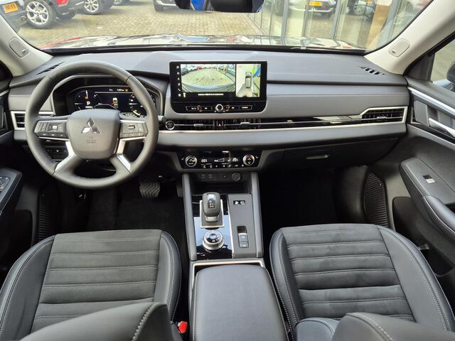 Mitsubishi OUTLANDER 2.4 PHEV First Edition DEMO | 20 inch | Trekhaak afneembaar | Leer/Alcantara | Leverbaar Mei | Private Glass | High end Audiosystem |