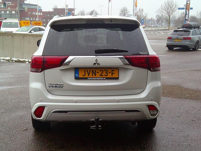 Mitsubishi OUTLANDER 2.4 PHEV Intense+ Automaat Staat in Hardenberg