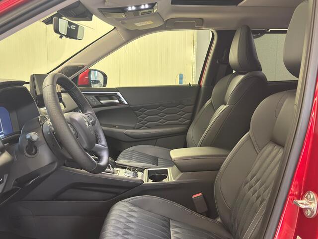 Mitsubishi OUTLANDER 2.4 PHEV Instyle DIRECT LEVERBAAR MET 8 JAAR FABRIEKSGARANTIE! Plugin hybride