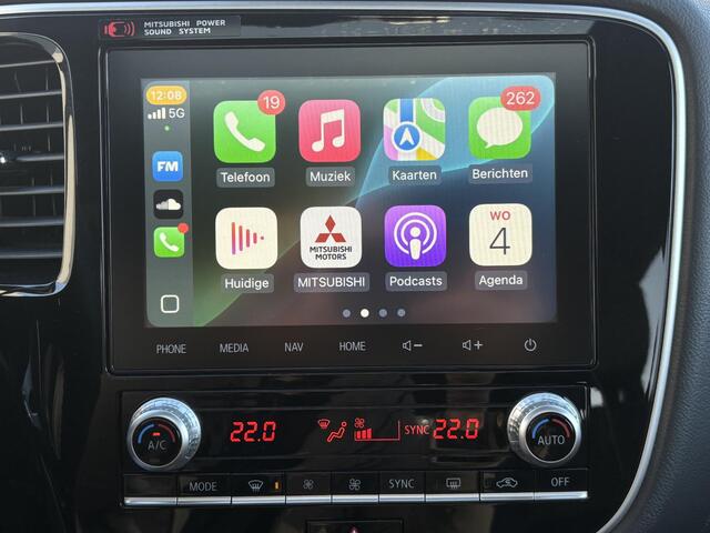 Mitsubishi OUTLANDER 2.4 PHEV Plug-in Instyle Automaat / Afn. Trekhaak / Garantie tot 9-2029 <160.000km / Adap Cruise / Dealer onderhouden / Panorama dak / 1500kg Trekgewicht / Rondomzicht Camera / Apple Carplay Android Auto / Allseason banden / Stuur & Stoelverwarming /