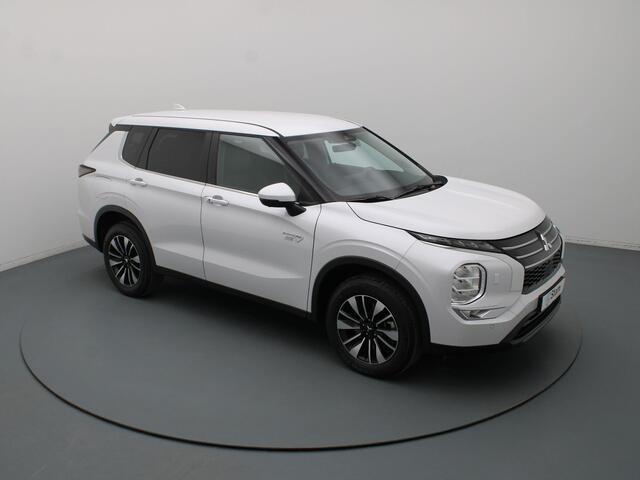 Mitsubishi OUTLANDER 2.4 PHEV Intense 306pk 360° Camera | Adapt. Cruise | Yamaha | Stoel-/stuurverw.
