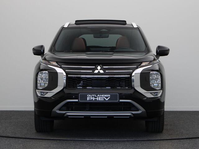 Mitsubishi OUTLANDER 2.4 PHEV Instyle+ | Trekhaak | Bruin lederen bekleding | Yamaha audio | Panoramadak | Stoelmassage |