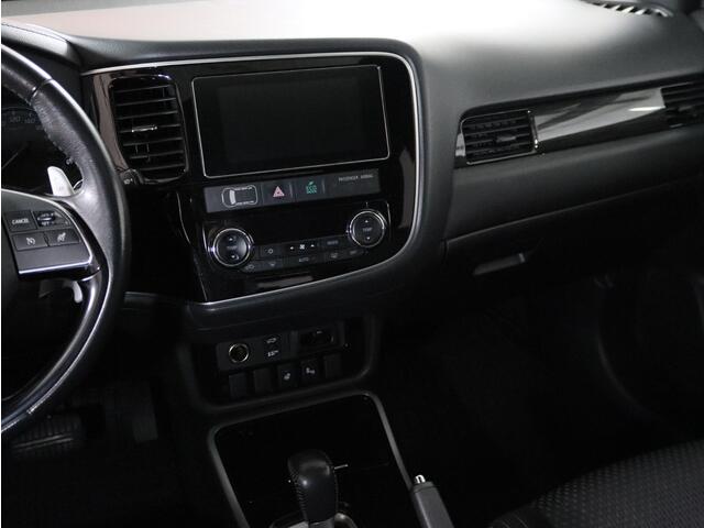 Mitsubishi OUTLANDER 2.0 2WD Instyle, 7-Persoons, Schuifkanteldak,