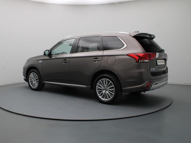 Mitsubishi OUTLANDER 2.4 PHEV Intense+ 225pk Camera | Cruise | Navi | Stoelverw.