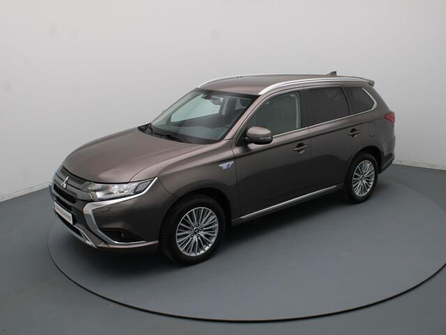 Mitsubishi OUTLANDER 2.4 PHEV Intense+ 225pk Camera | Cruise | Navi | Stoelverw.