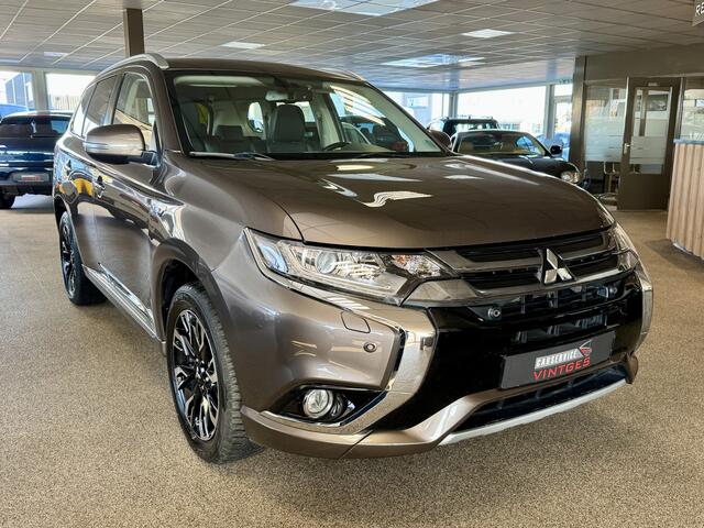 Mitsubishi OUTLANDER 2.0 PHEV Premium Leder, Trekhaak, Navi, Camera, PDC!