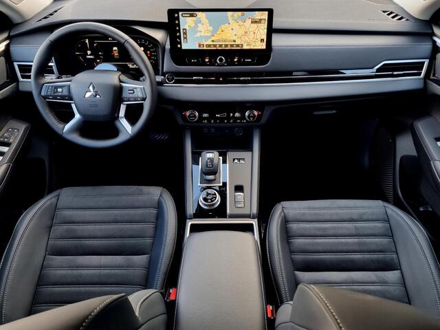 Mitsubishi OUTLANDER 2.4 PHEV First Edition / ¤6.000,- Voordeel Op Nieuwprijs / Elektrische Range 86 KM WLTP / 1600KG Trekgewicht / 8 Jaar Fabrieksgarantie