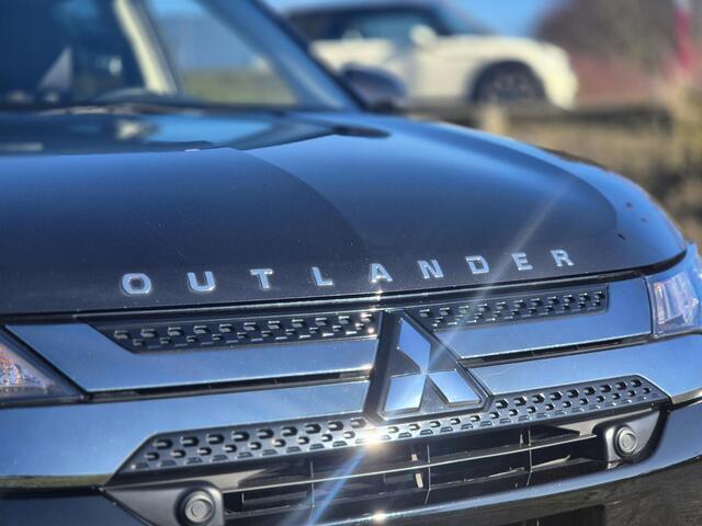 Mitsubishi OUTLANDER 2.4 PHEV Intense+