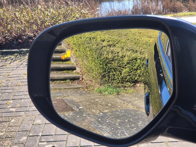 Mitsubishi OUTLANDER 2.4 PHEV Intense+