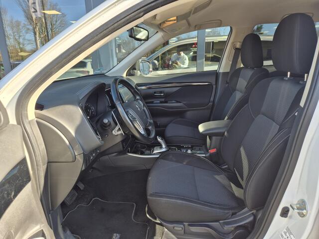 Mitsubishi OUTLANDER 2.4 PHEV Pure+ | All seasonbanden |