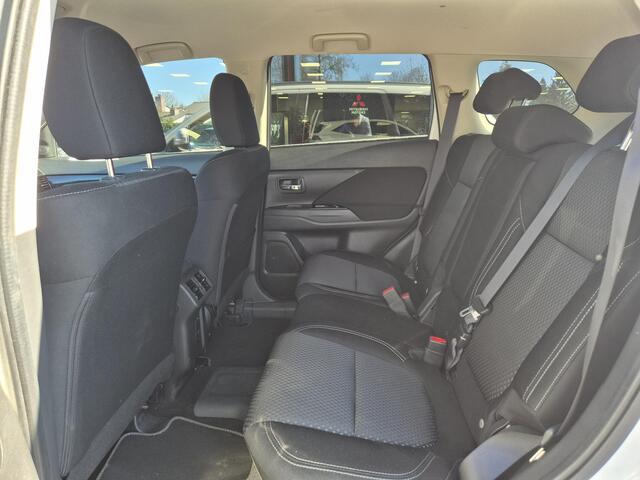 Mitsubishi OUTLANDER 2.4 PHEV Pure+ | All seasonbanden |