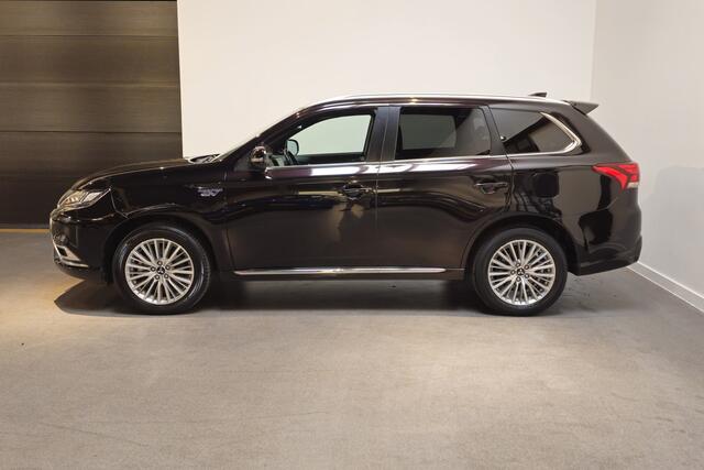 Mitsubishi OUTLANDER 2.4 PHEV Instyle - Stoel/Stuurverwarming - Trekhaak - Schuif/kanteldak - Apple Carplay/Android auto - Adaptive Cruise - Dodehoekdetectie - Premium Audio - Speciale lak