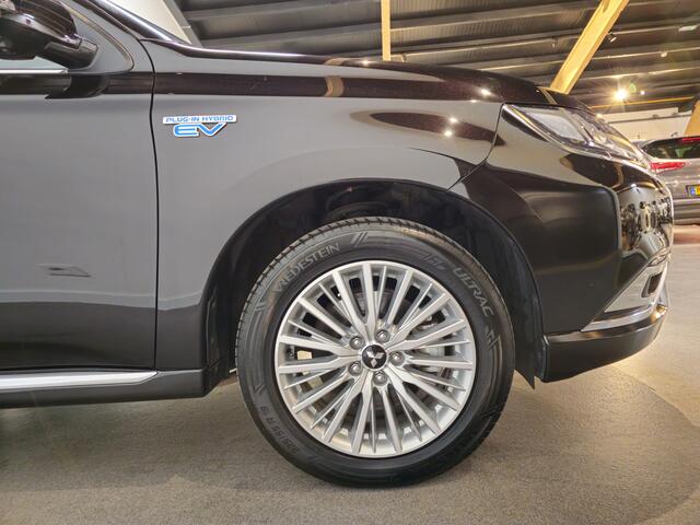 Mitsubishi OUTLANDER 2.4 PHEV Instyle - Stoel/Stuurverwarming - Trekhaak - Schuif/kanteldak - Apple Carplay/Android auto - Adaptive Cruise - Dodehoekdetectie - Premium Audio - Speciale lak