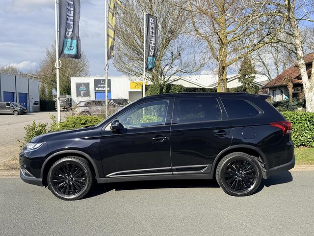 Mitsubishi OUTLANDER 2.0 150PK AWD 7p Black-Edition AutomaatoLeder