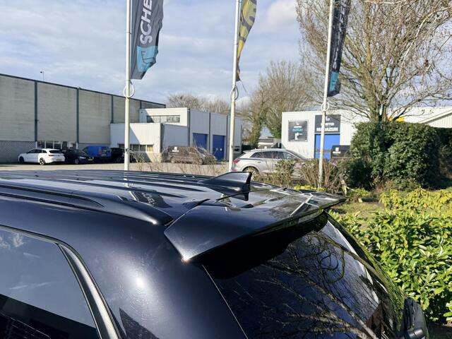 Mitsubishi OUTLANDER 2.0 150PK AWD 7p Black-Edition AutomaatoLeder