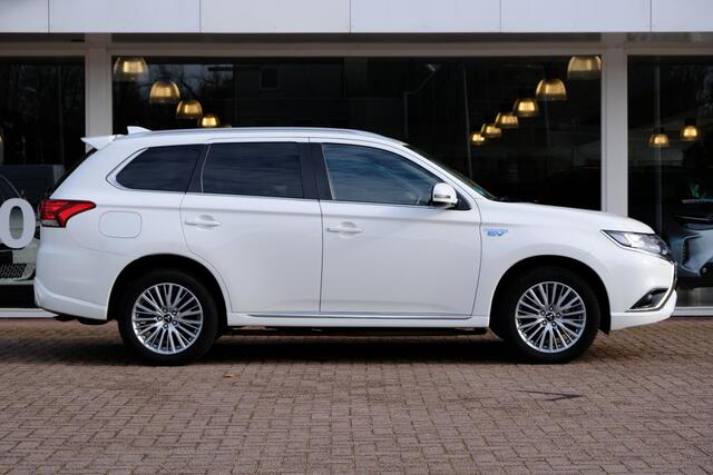 Mitsubishi OUTLANDER 2.4 PHEV 224pk Aut. 4WD Intens | Navi | Climate | Camera | Keyless | Alcantara | Blind Spot
