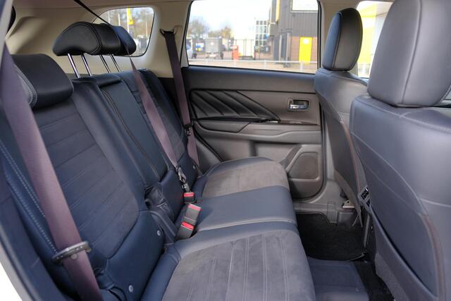 Mitsubishi OUTLANDER 2.4 PHEV 224pk Aut. 4WD Intens | Navi | Climate | Camera | Keyless | Alcantara | Blind Spot