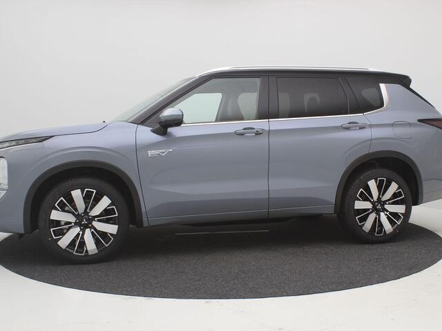 Mitsubishi OUTLANDER 2.4 PHEV Instyle+ / ¤6.000,- Introductievoordeel / Rijklaarprijs / Elektrische Range 86 KM WLTP / 1600KG Trekgewicht / 8 Jaar Fabrieksgarantie / Two-Tone kleuren combinatie /