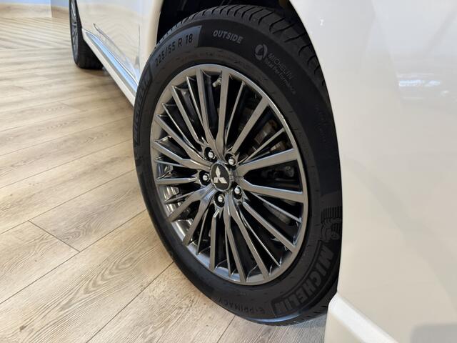 Mitsubishi OUTLANDER 2.4 PHEV S-Edition Airco ECC | Panorama | Trekhaak | Adaptive Cruise | Keyless | Leder | Stuur \ Stoelverwarming | Isofix | NAP