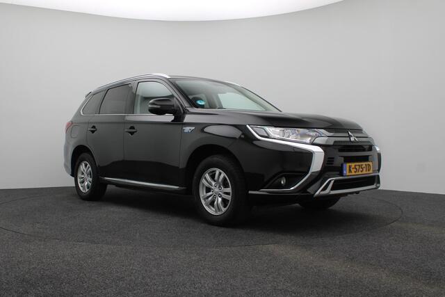 Mitsubishi OUTLANDER 2.4 PHEV Pure | Cruise Control | Navigatie | Carplay | 1500 kg Trekgewicht |