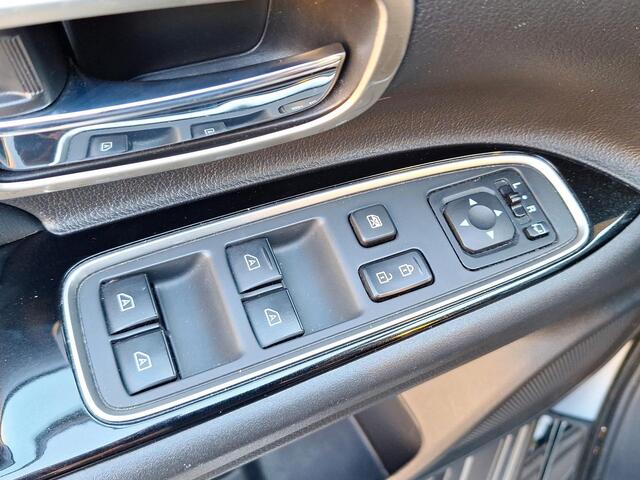 Mitsubishi OUTLANDER 2.4 PHEV Pure+