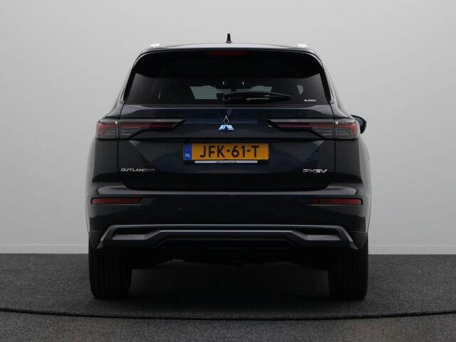 Mitsubishi OUTLANDER 2.4 PHEV First Edition | HUD | Elektrisch bedienbare achterklep | Stoel- en stuurverwarming |