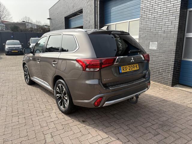 Mitsubishi OUTLANDER 2.0 PHEV Prestige, climate/cruise/navi,leder, trkehaak, schuifdak