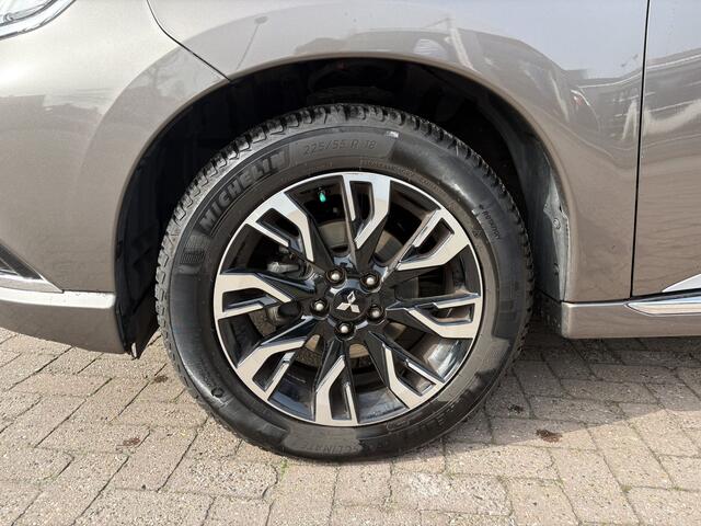 Mitsubishi OUTLANDER 2.0 PHEV Prestige, climate/cruise/navi,leder, trkehaak, schuifdak