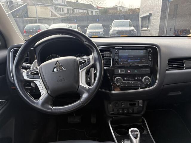 Mitsubishi OUTLANDER 2.0 PHEV Prestige, climate/cruise/navi,leder, trkehaak, schuifdak