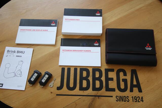 Mitsubishi OUTLANDER 2.4 PHEV Instyle Leder, Dealer o.h. Trekhaak