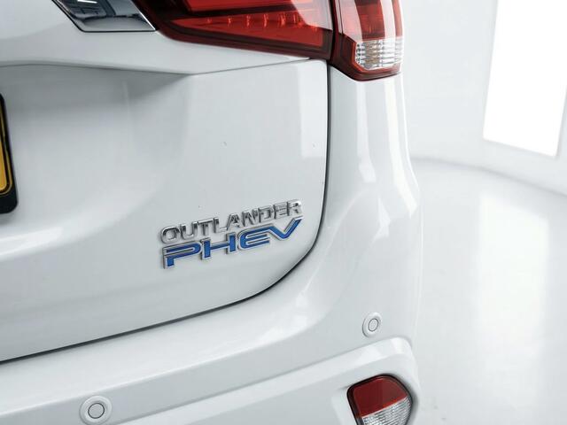 Mitsubishi OUTLANDER 2.4 PHEV Intense